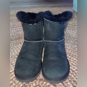 Womens ugg Bailey mini boot with bow size 8